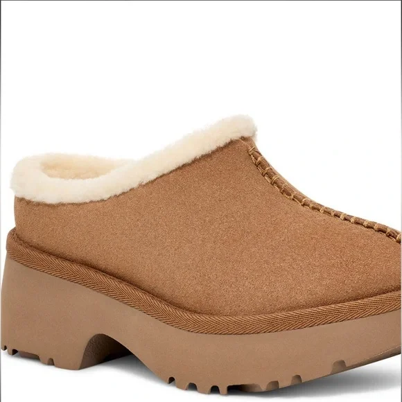 UGG New Heights Platform Clogs NWT Size 10
Indoor or Outdoor Wear - Picture 2 of 9
